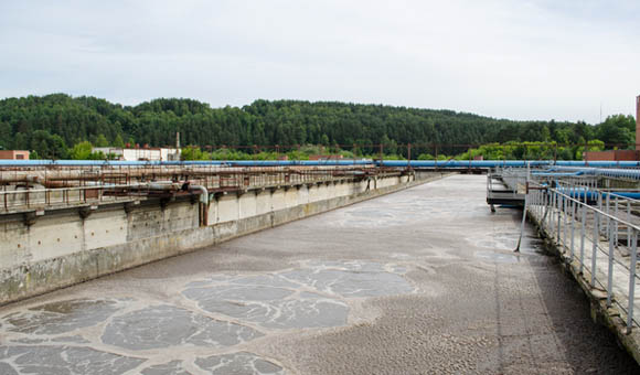 Treatment plant waste water aeration basin bubble